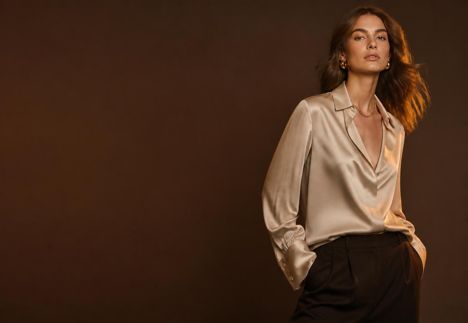 Mujer con conjunto de la colección Nova Luand